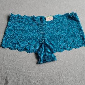 2 pairs of lace boycut briefs